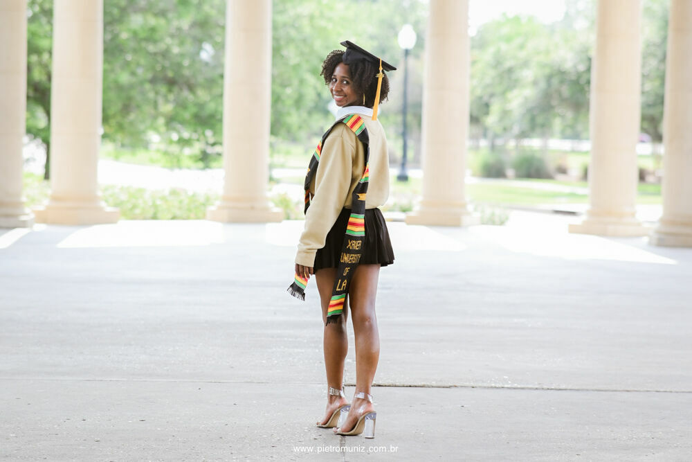Foto Brooklyn and Christiane - Graduation Pictures 2023 Foto Brooklyn and Christiane - Graduation Pictures 2023 - Imagem 10